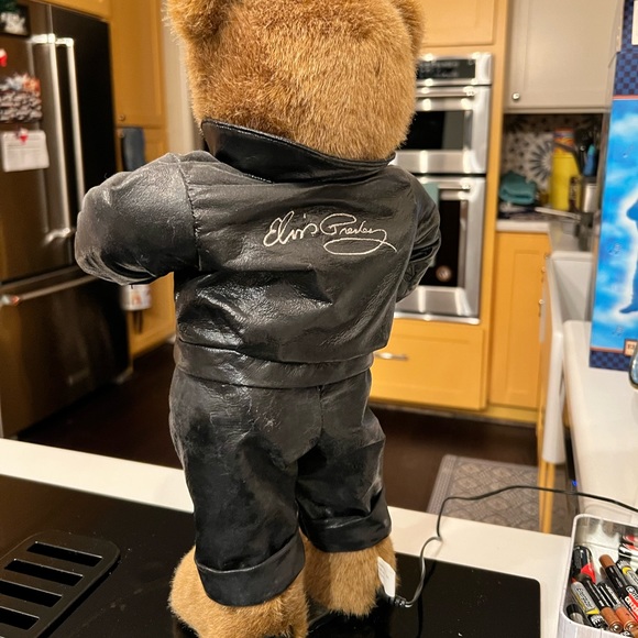 Authentic 1999 Elvis Presley dancing teddy bear - Picture 6 of 9